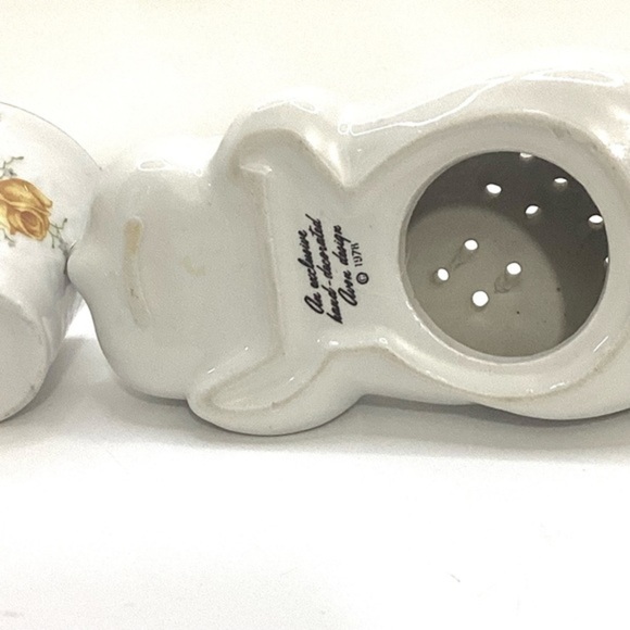 Vintage Porcelain Figurine Lot - Picture 6 of 7